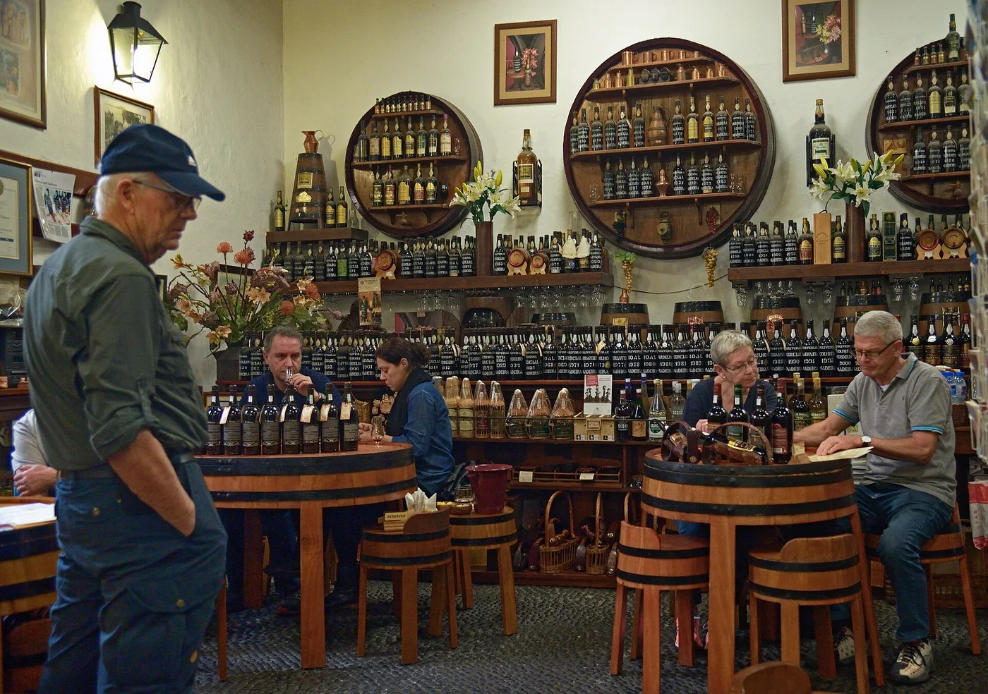 Sala degustacyjna D’Oliveiras w Funchal.